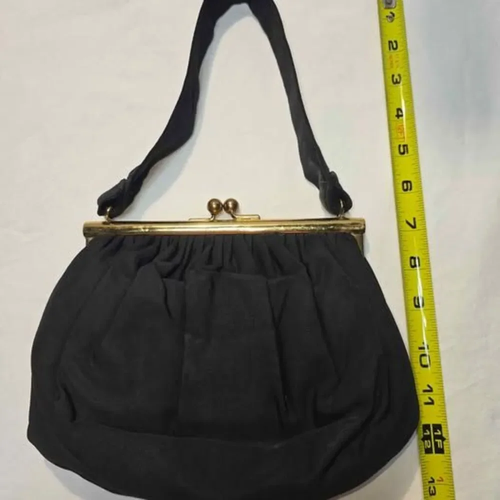 Unbranded coin pouch
